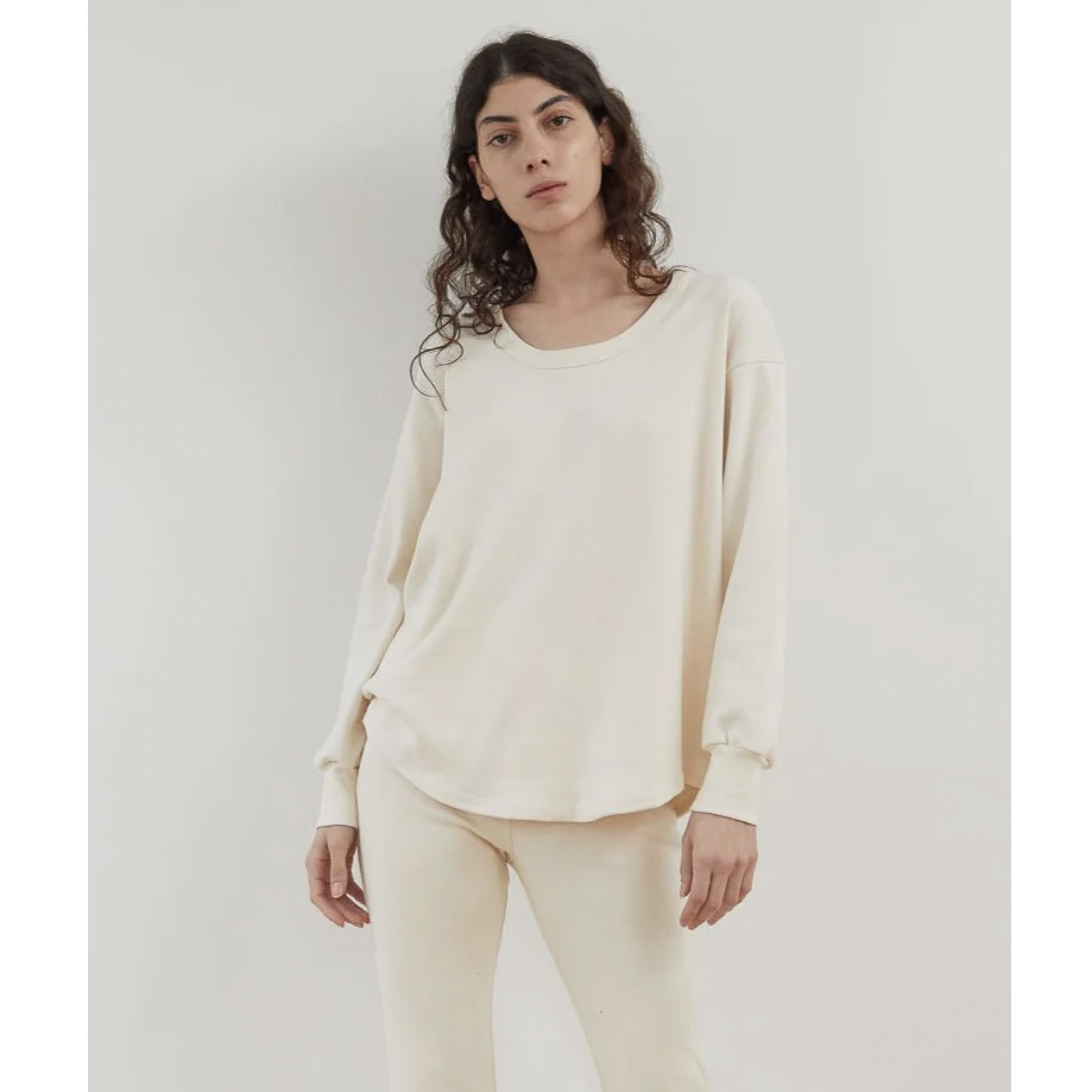 Scoop neck thermal clearance